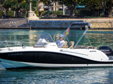 Full day motor boat rental from Alicante bay