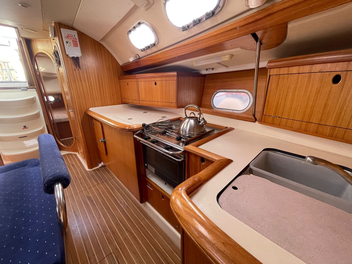 Sailboat - Dufour Yachts - 12 people