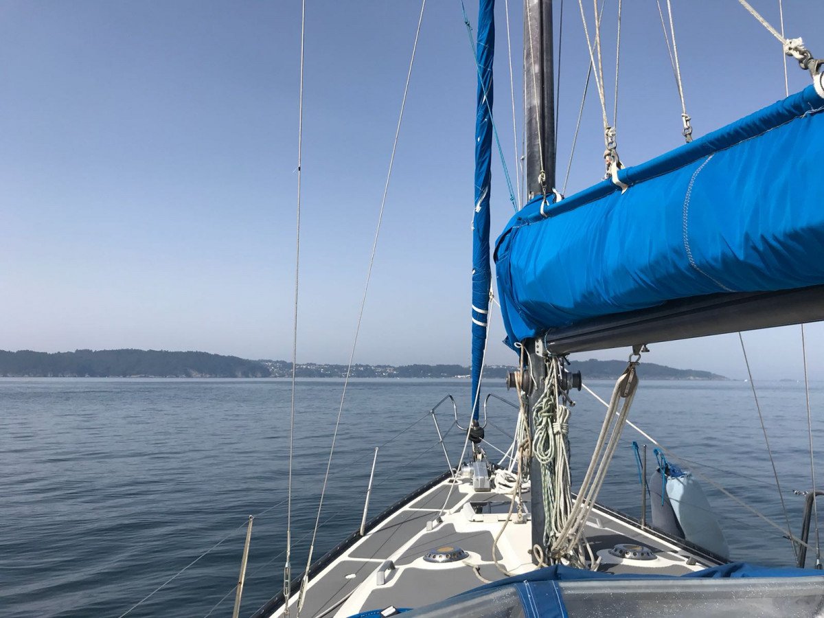 Explore Galicia's coastline on a half-day cruise
