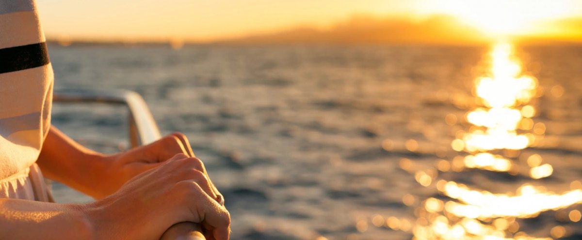 Erkunden der Gewässer von Formentera auf einem Katamaran