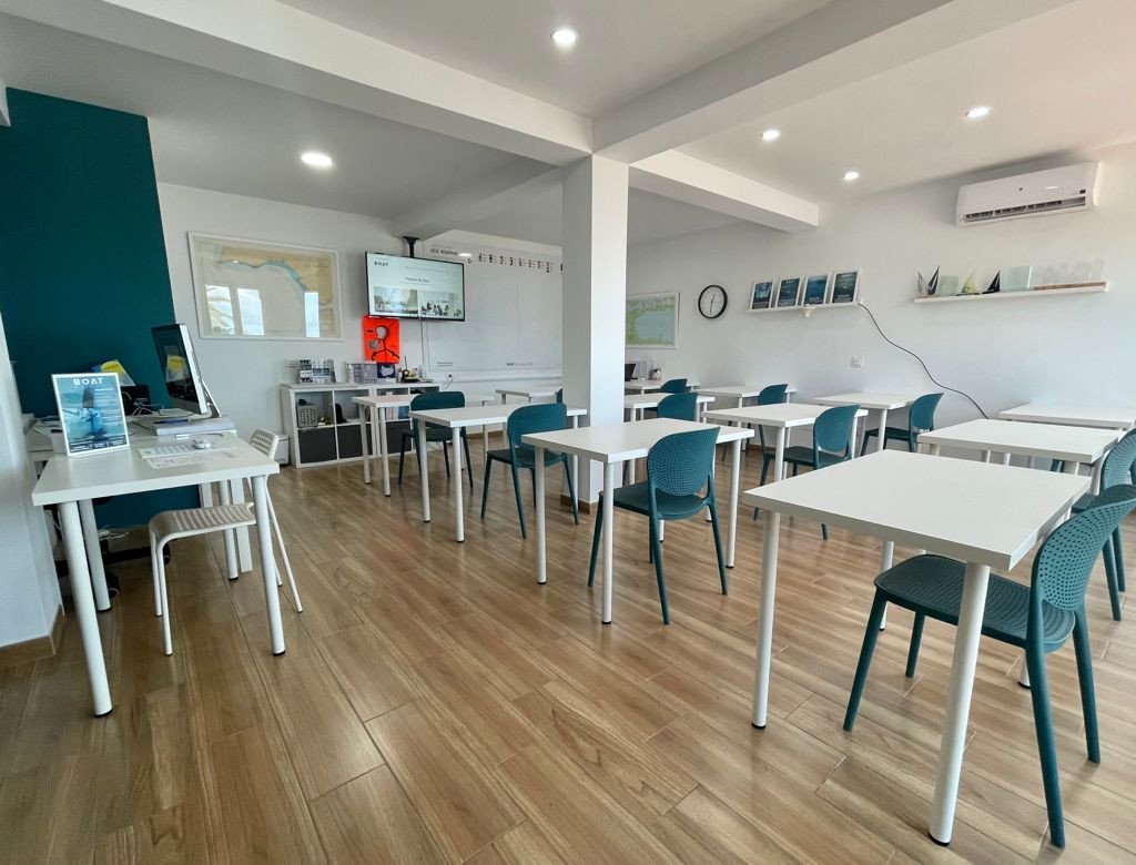 Licencia de Navegación en Málaga: Aprende a navegar con profesionales