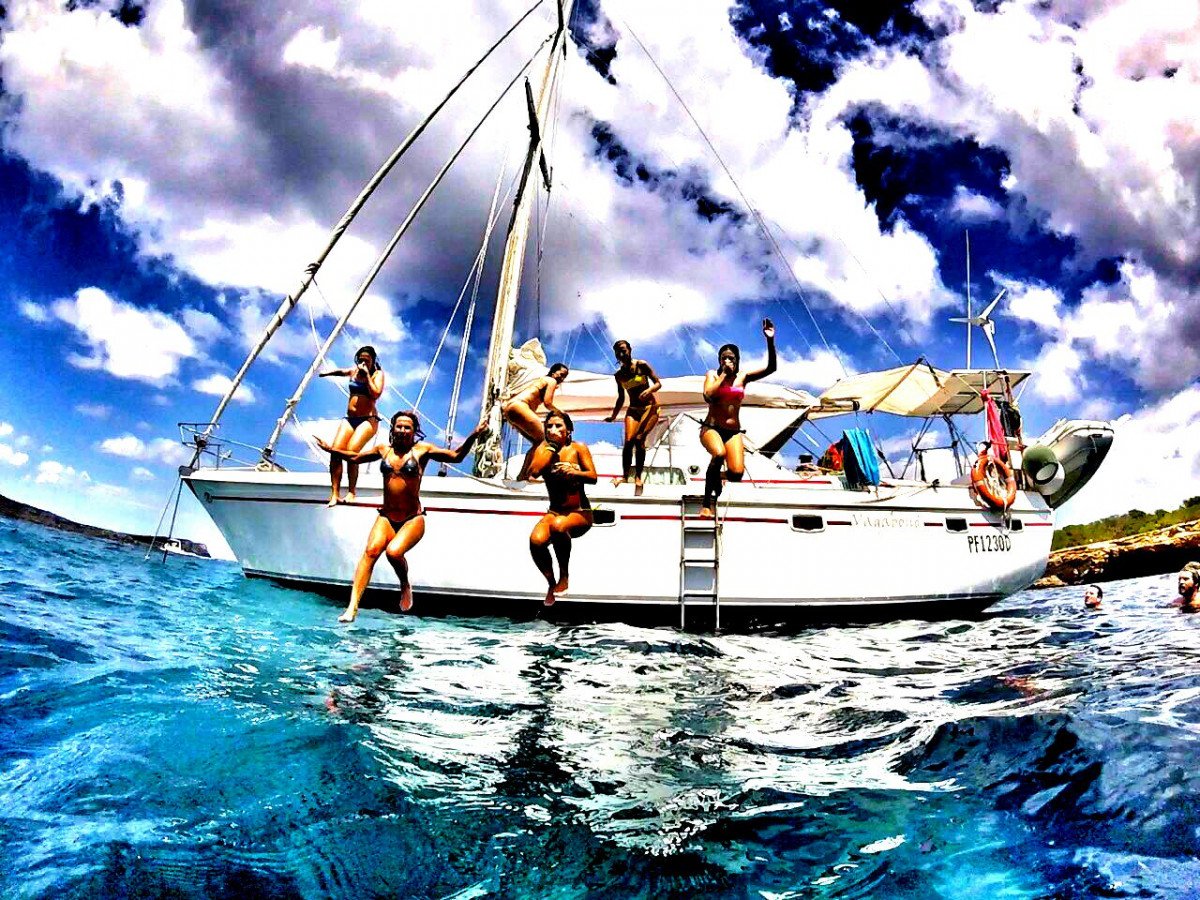 Cruise in the Tuscan archipelago with a professional skipper