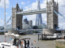 Naviga da Brest a Londra, attraversando la Manica fino alla Torre di Londra