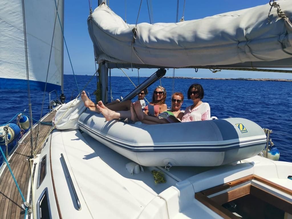 Bemühen Sie sich auf eine Meeresabenteuerreise zwischen Asinara und Maddalena