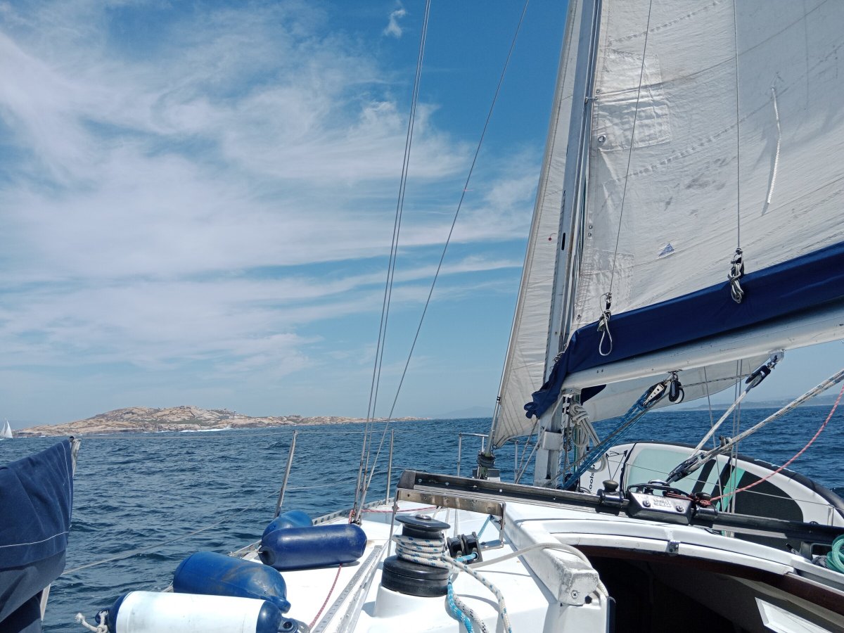 Sailboat trips along Vigo's estuary