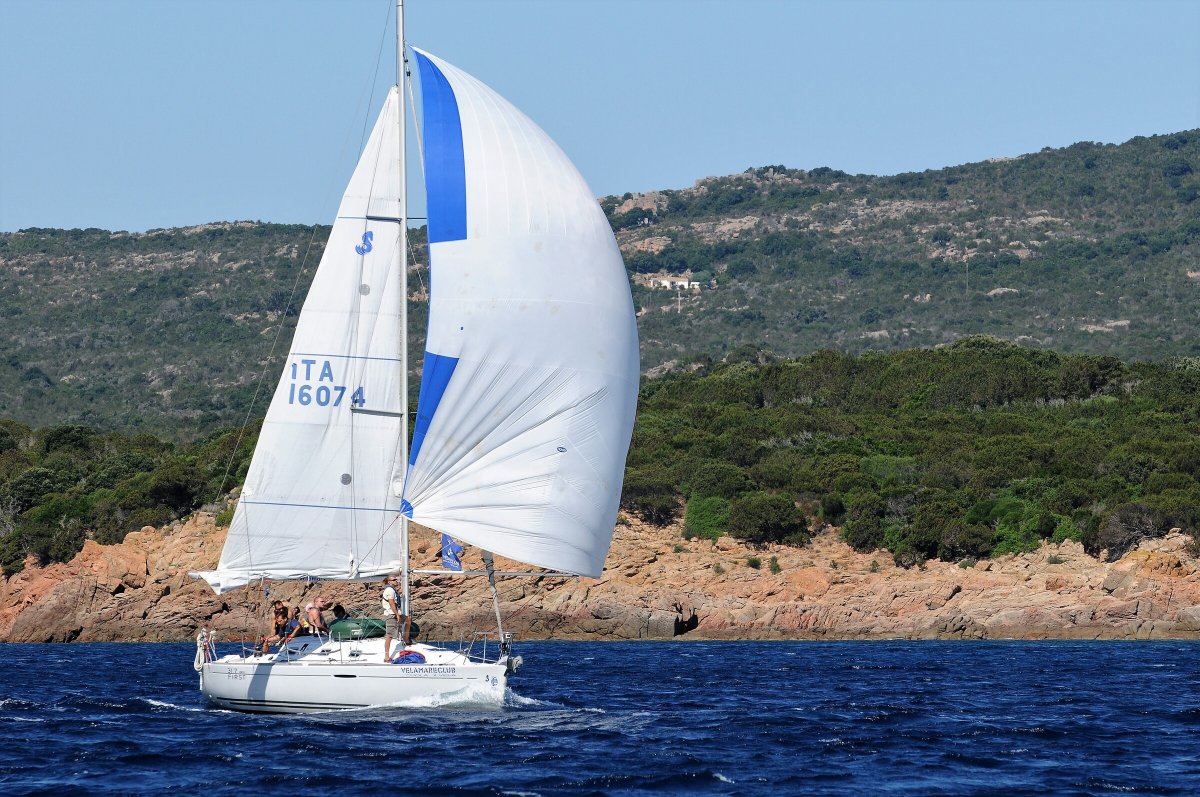 Segelboot - Bénéteau - 2 {{i18n.cabins}}