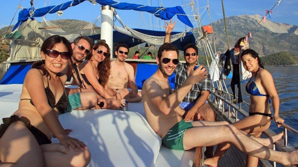 Vuelta al mundo en un yate de lujo