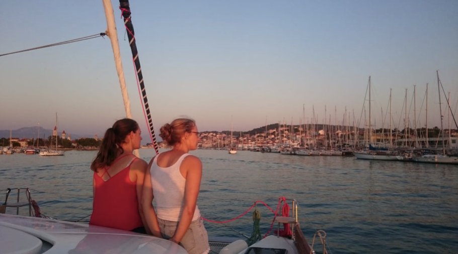 Segelurlaub auf Sardinien auf einem KAT-zertifizierten Boot