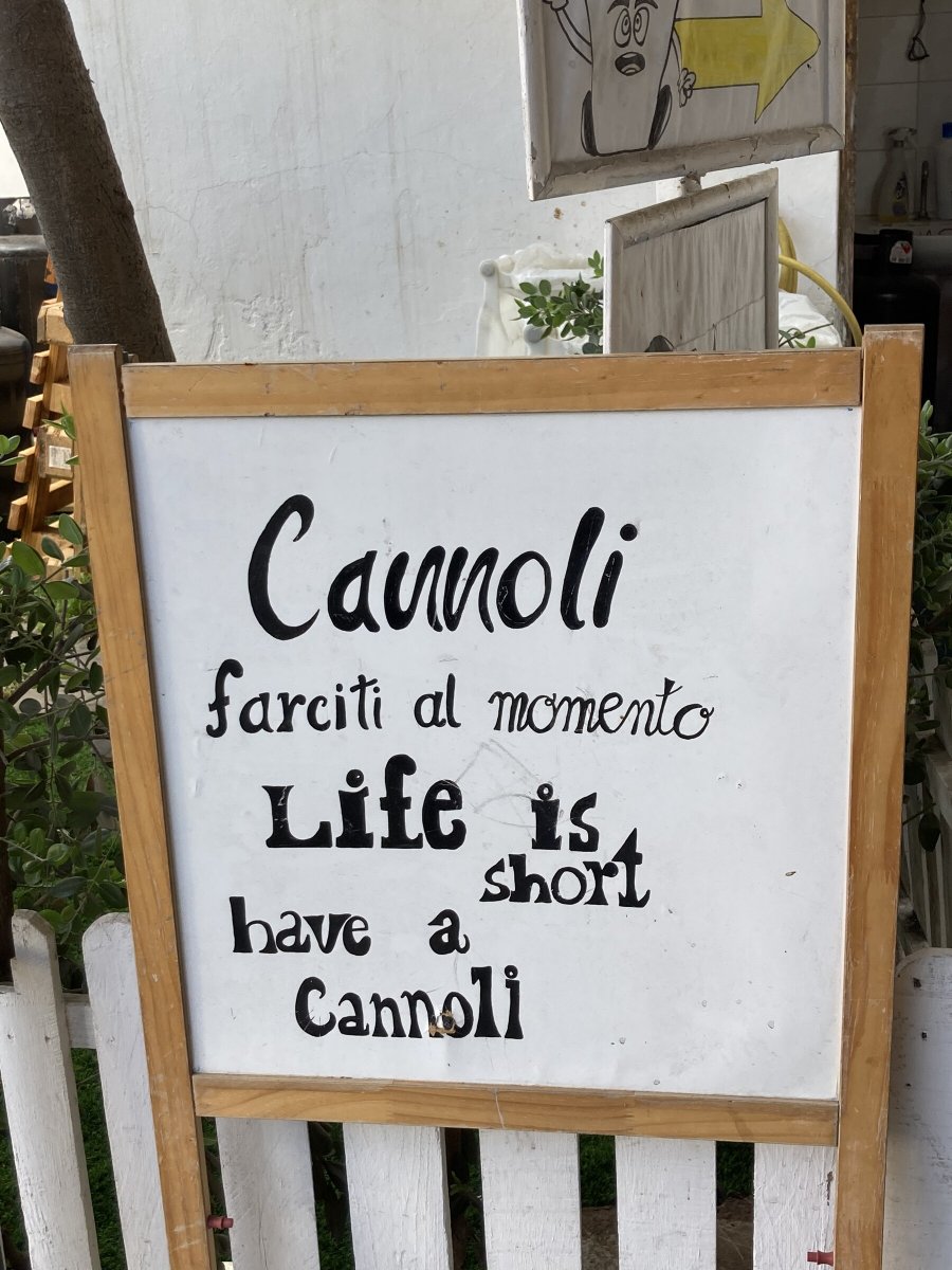 Lernen Sie auf den Äolischen Inseln Segeln