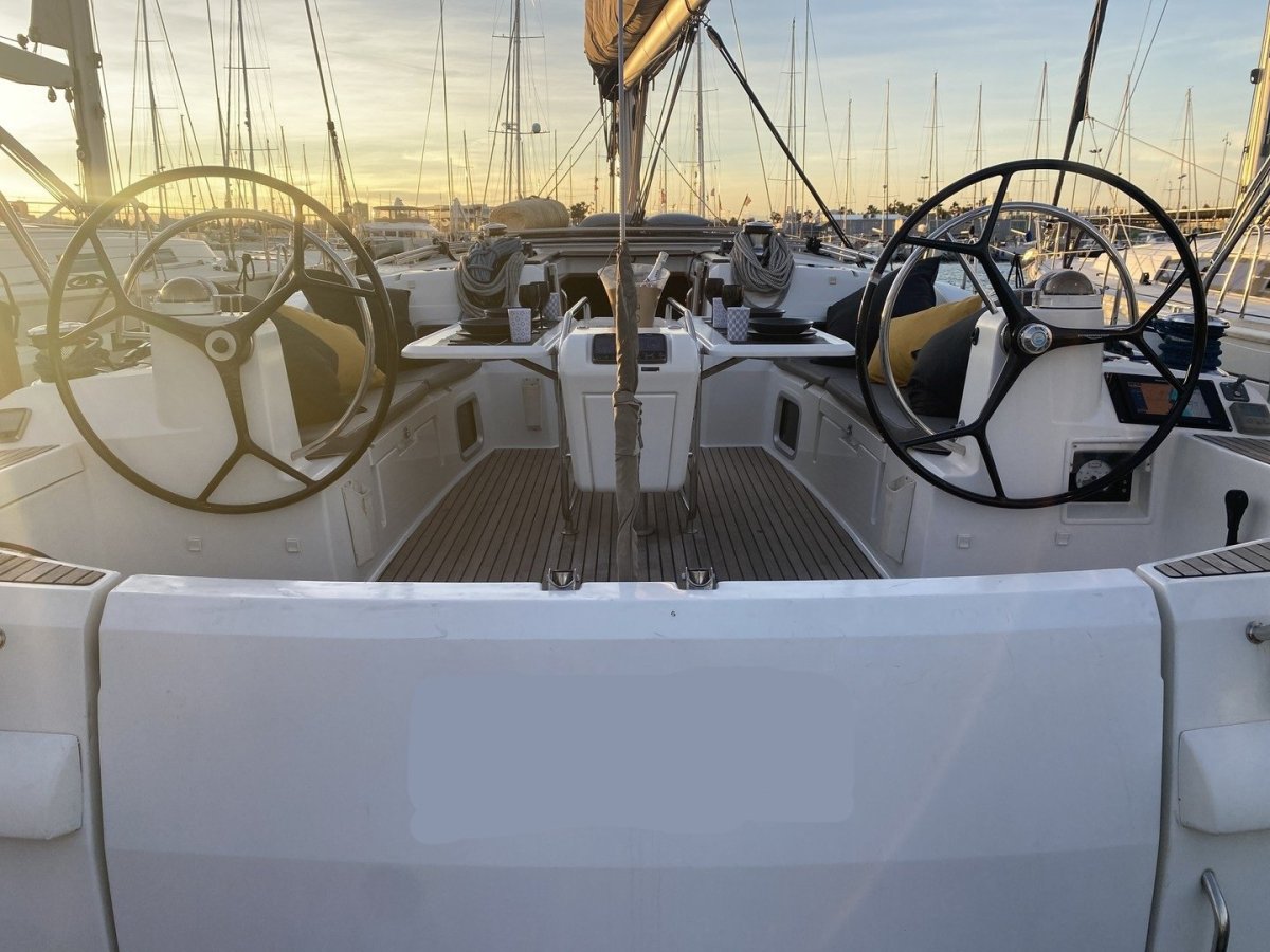 Boote auf dem Navigationsweg des Salzes von Valencia