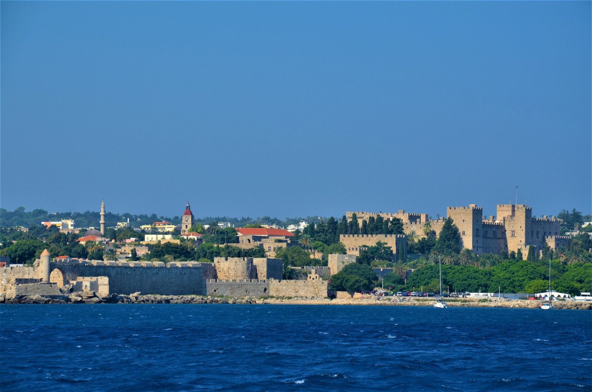 Relaxing days at sea on a gulet cruise through the Dodecanese