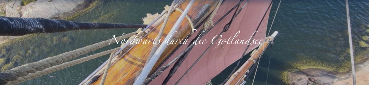 Barca navigante verso nord nel mare