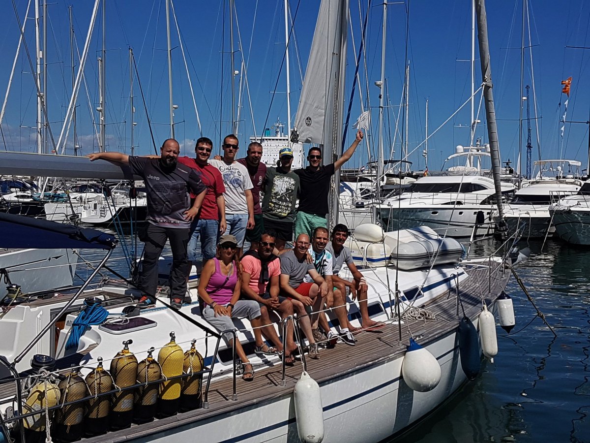 Cruise in barca a vela e immersioni a Ibiza e Formentera con 10 immersioni
