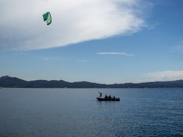 Crociera en catamarán con kitesurf en Cerdeña