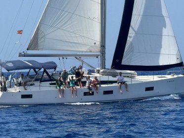 Castellón → Ibiza/Formentera. 7 giorni di navigazione, calette, isole e vita a bordo.