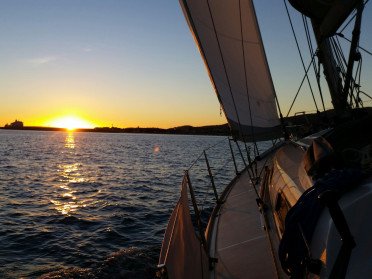 Segelboottour durch die Bucht von Palma mit mallorquinischen Tapas und Getränken