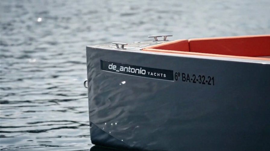 Motorboat - De Antonio - 1 cabins