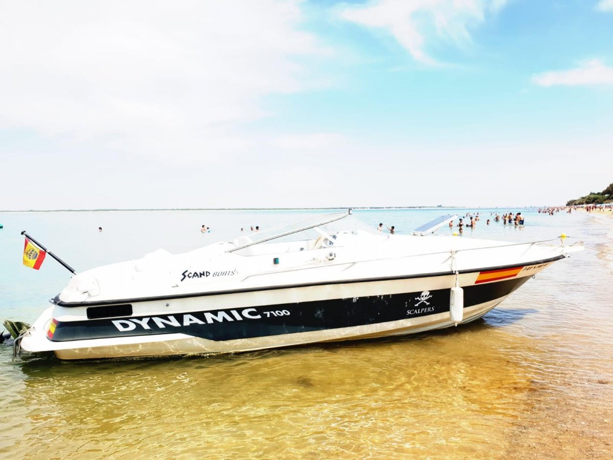 The Guadalquivir: a boat adventure