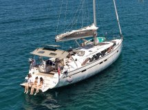 Barco de lujo para cursos de navegación en la Toscana.