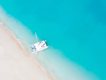 Guadalupa, Antigua e Barbuda in flottiglia di 3 catamarani con chef