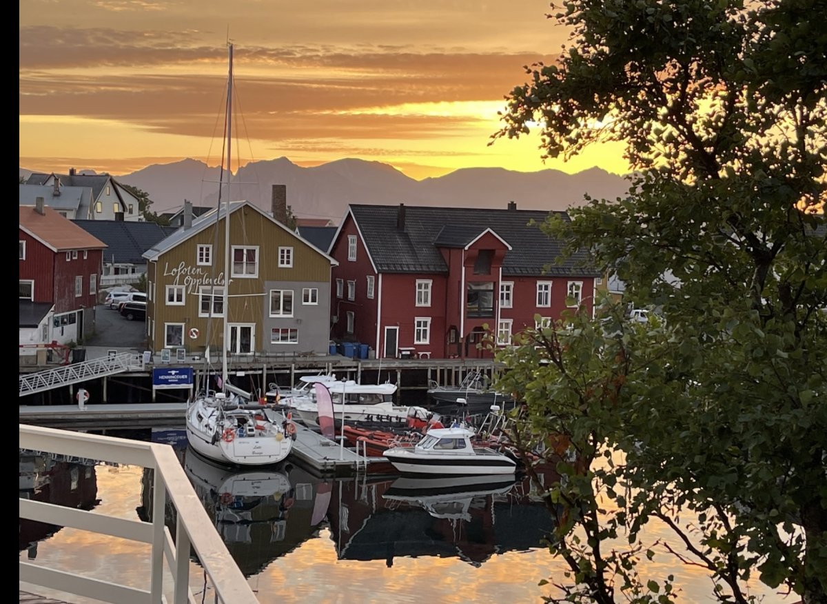 Sailing through Rügen waters to Hamburg