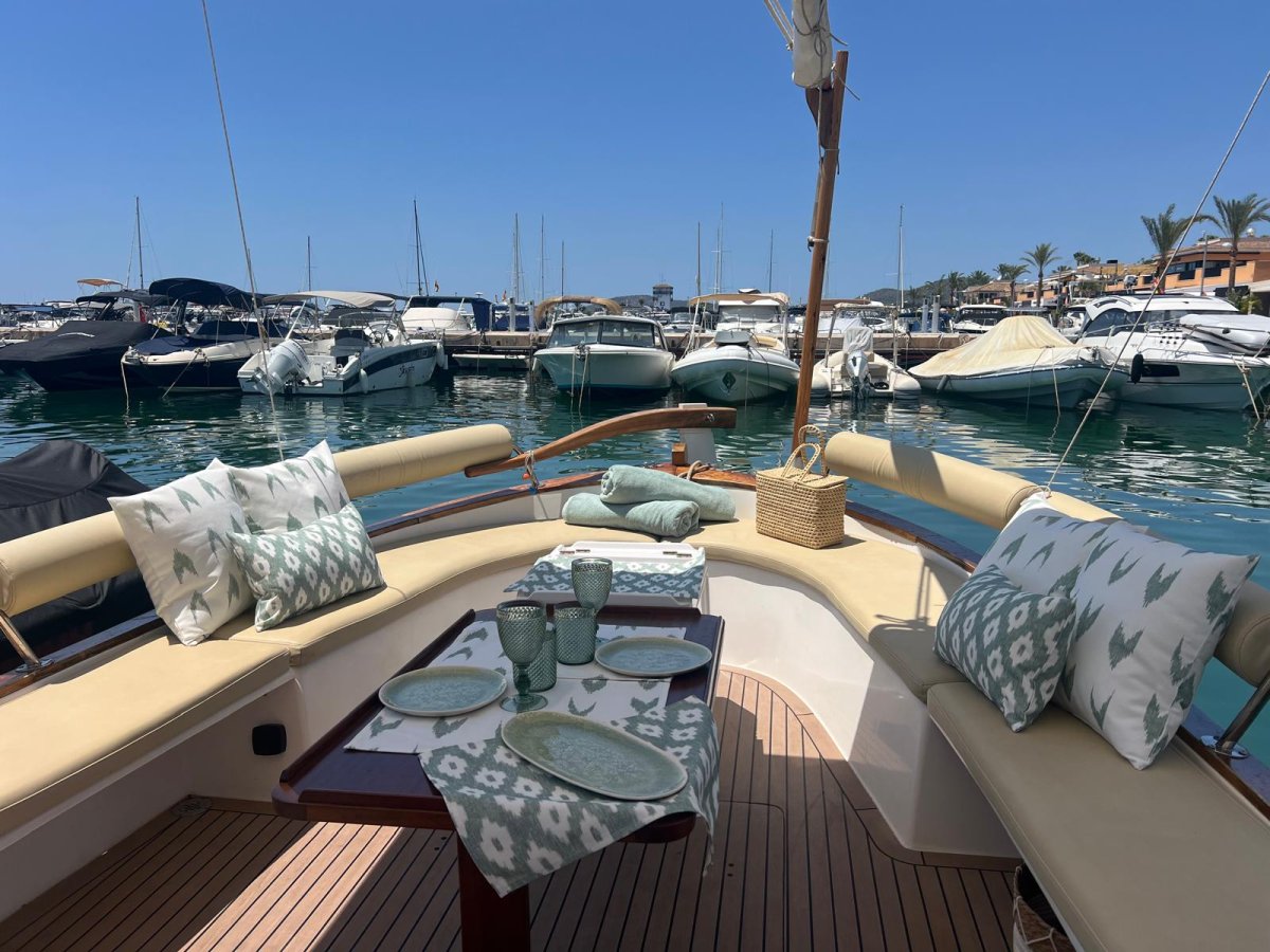 Eco-friendly sunset sailing experience from Puerto Portals