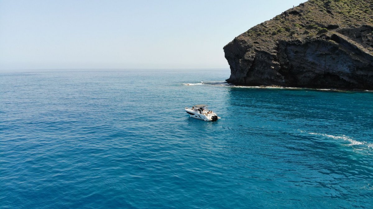 Goditi le viste mozzafiato del parco naturale dal mare