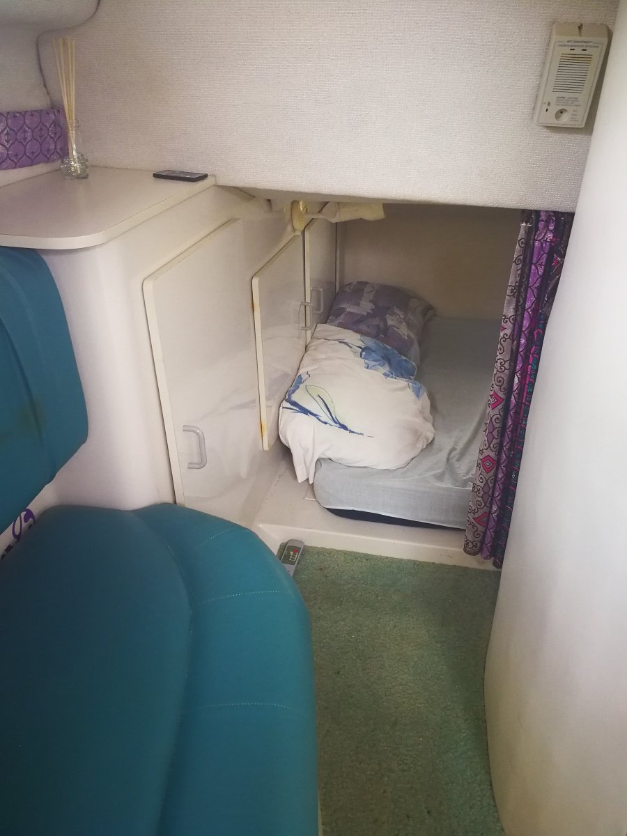 sailboat plaza a plaza huelva