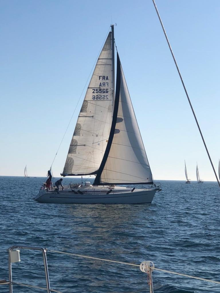 Erkunden Sie die Bucht von Barcelona mit einem Segelboot