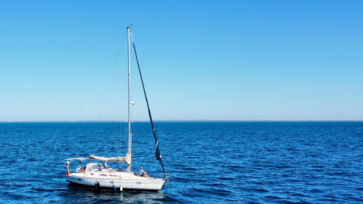 Explorar las costas españolas en un viaje en velero