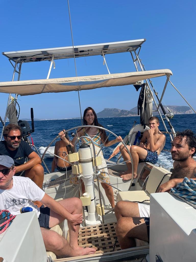 Boat journey through Elba Island: sea and flowers