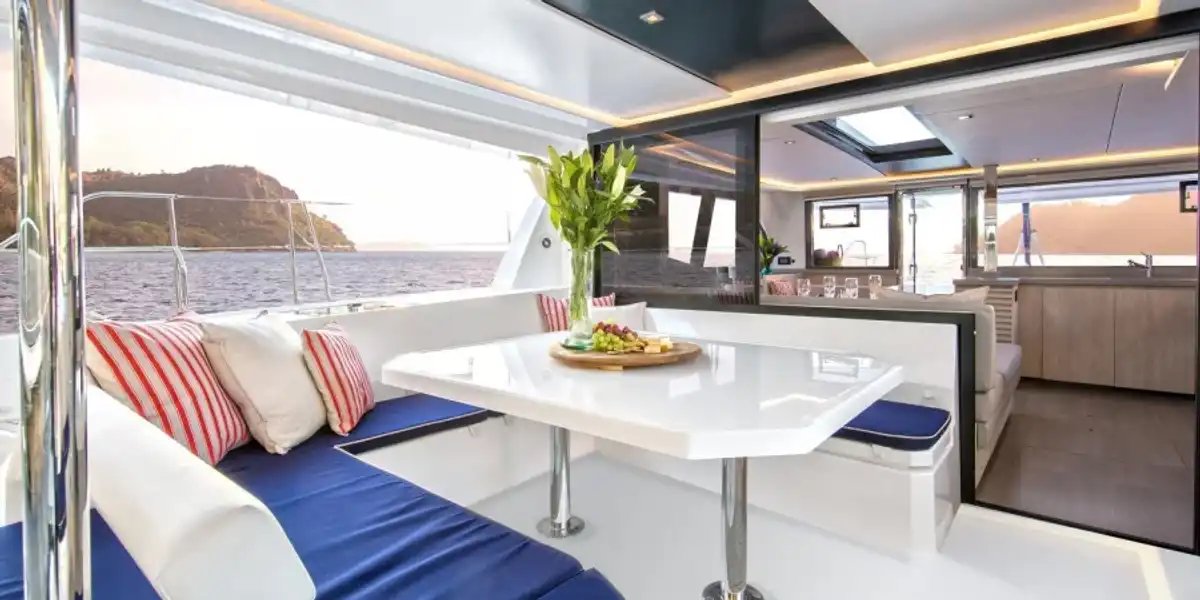 Catamaran - Leopard - 8 baths