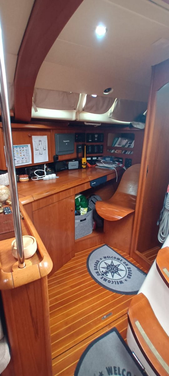 Velero - Jeanneau - 2004