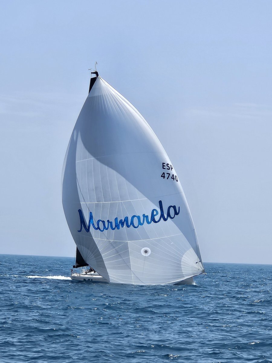 Barcos veleros en el puerto de Alicante