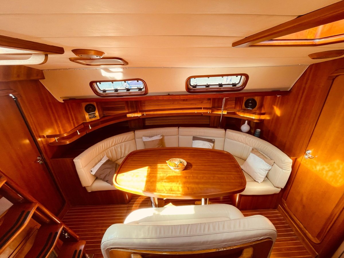 Velero - Comar Yachts - 10 personas