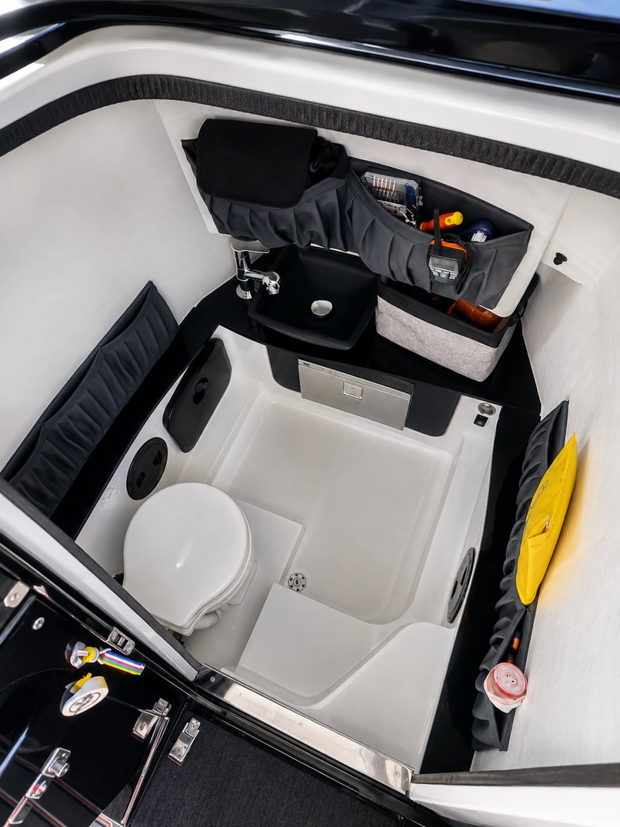 Segeln Sie auf einem Luxusboot entlang der Küste von Teneriffa