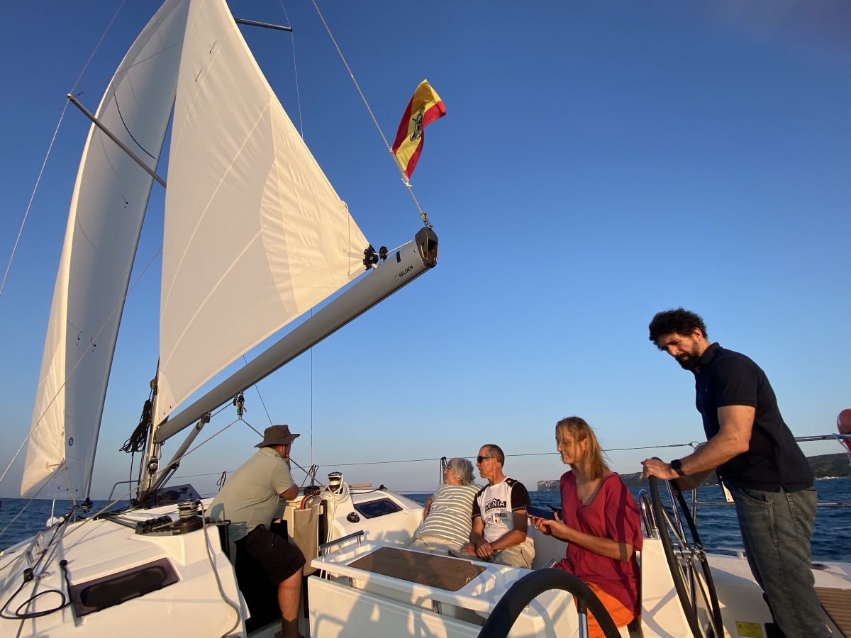 Bénéteau - 8 {{i18n.capacity}}