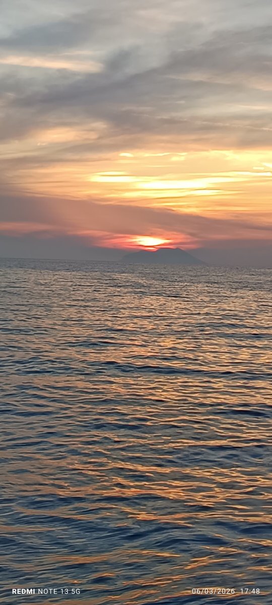 Escursione in catamarano da Bari alla costa della Sardegna