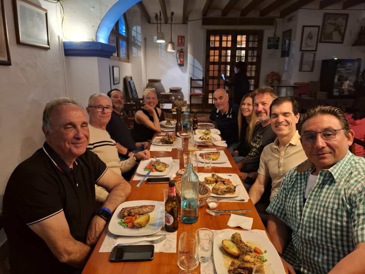 Learn to sail with experienced professionals