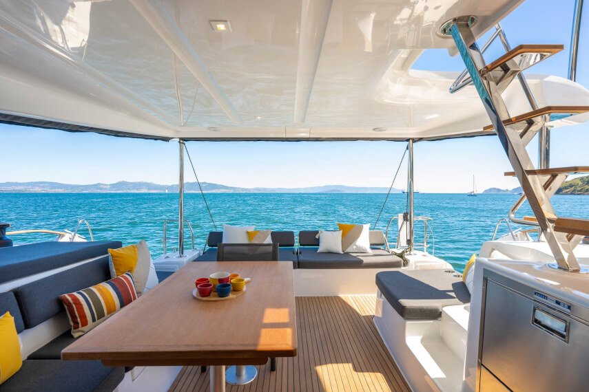 Lagoon - 12 personas