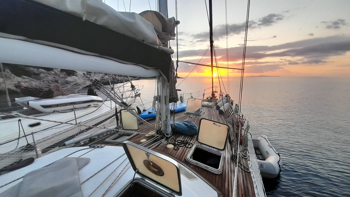 Sailboat trip to the Ionian Islands with guide