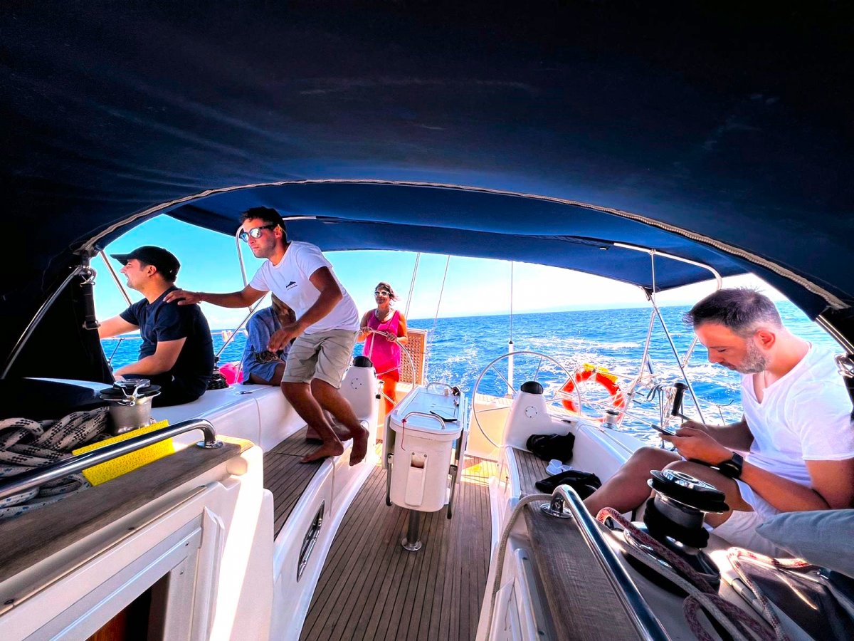 Esplora le acque azzurre delle Isole Eolie