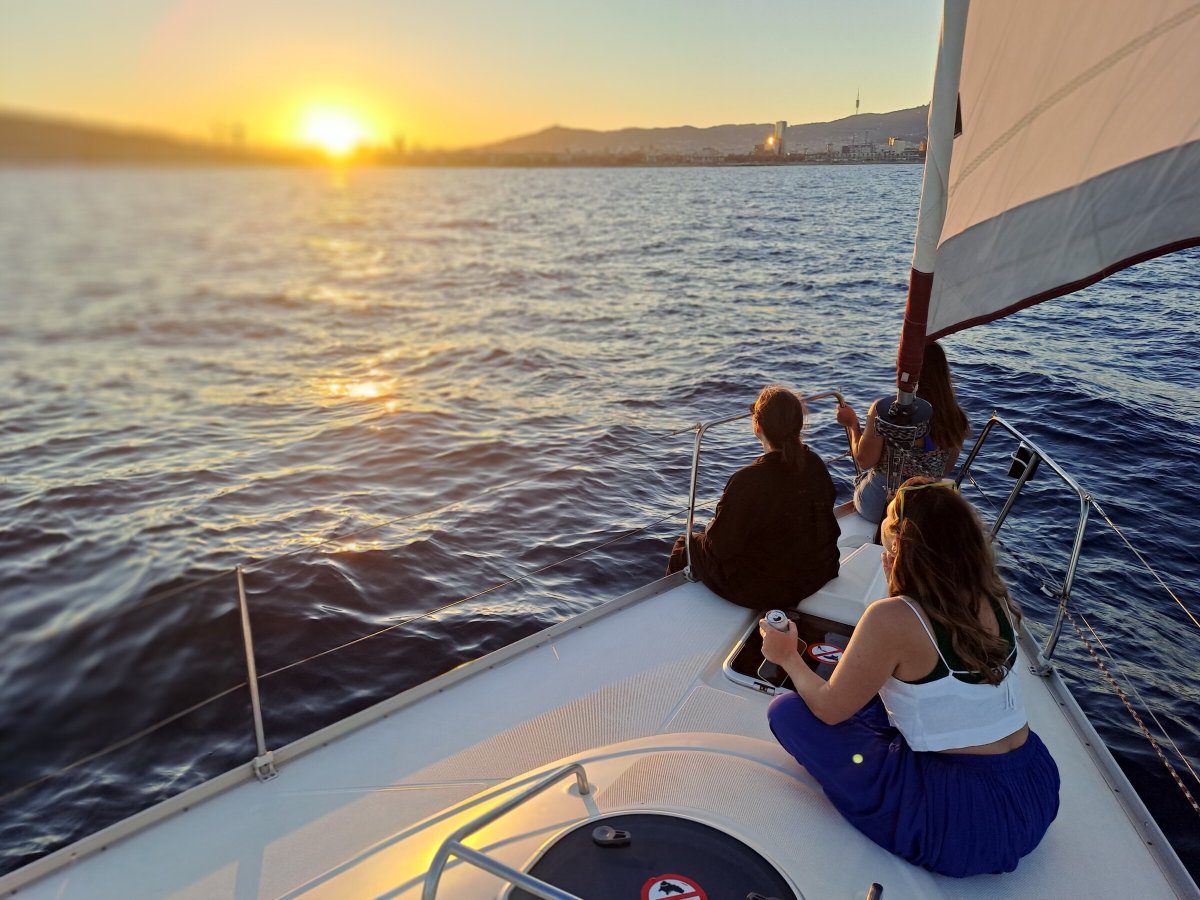 Osservazione dell'eclissi in yacht