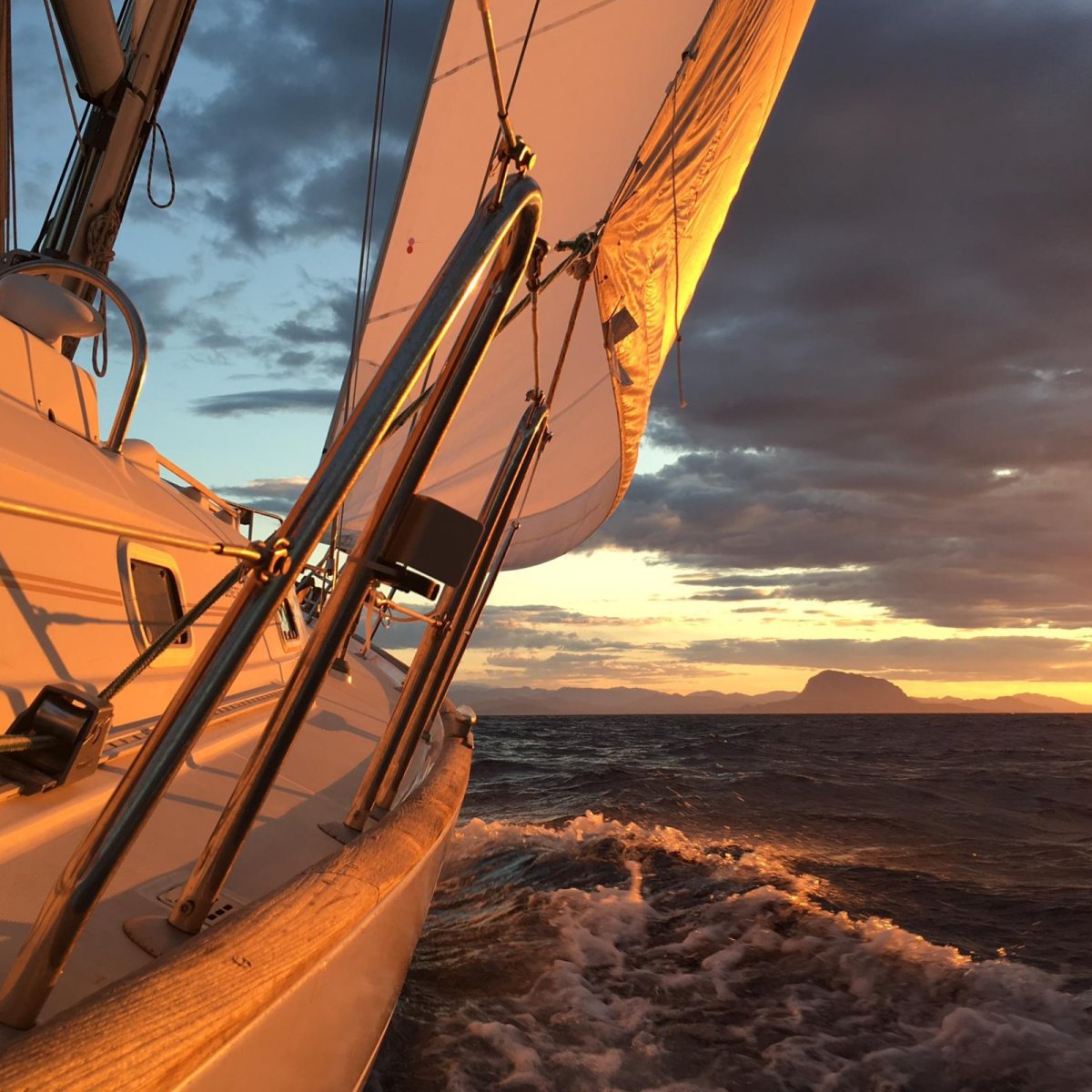 Prácticas de vela y ampliación de atribuciones PER en Denia