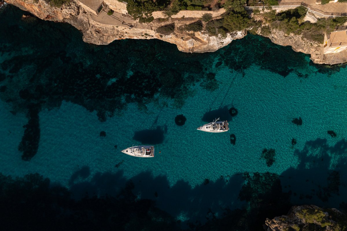 Sail between 4 volcanoes