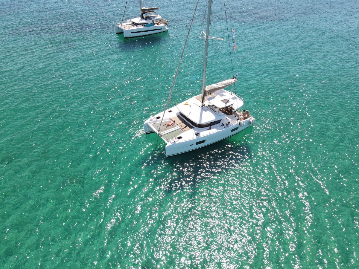 Explora Grecia con un tour en catamaran