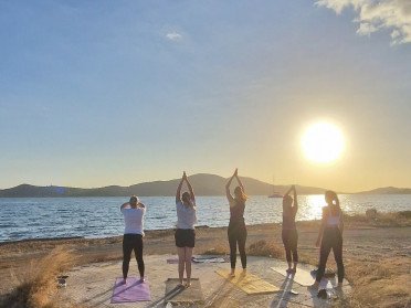 Yoga und Segeln durch die Inselwelt ab Trogir