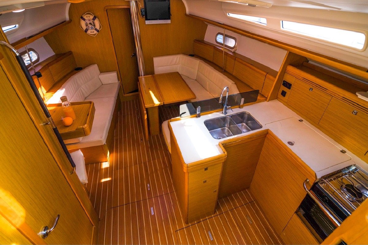 alquiler-velero-barcelona-jeanneau-sun-odyssey-42-i-7