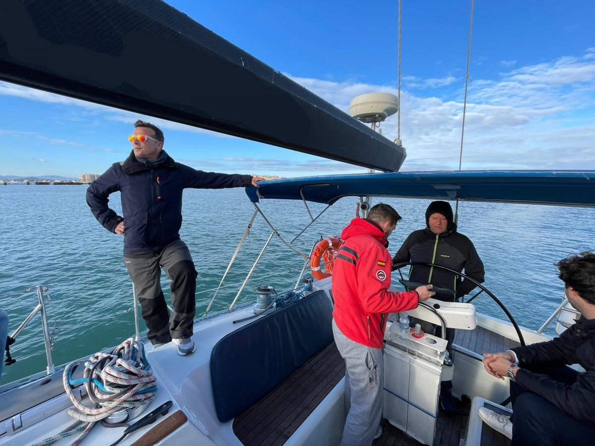 Velero - Jeanneau - 3 cabinas