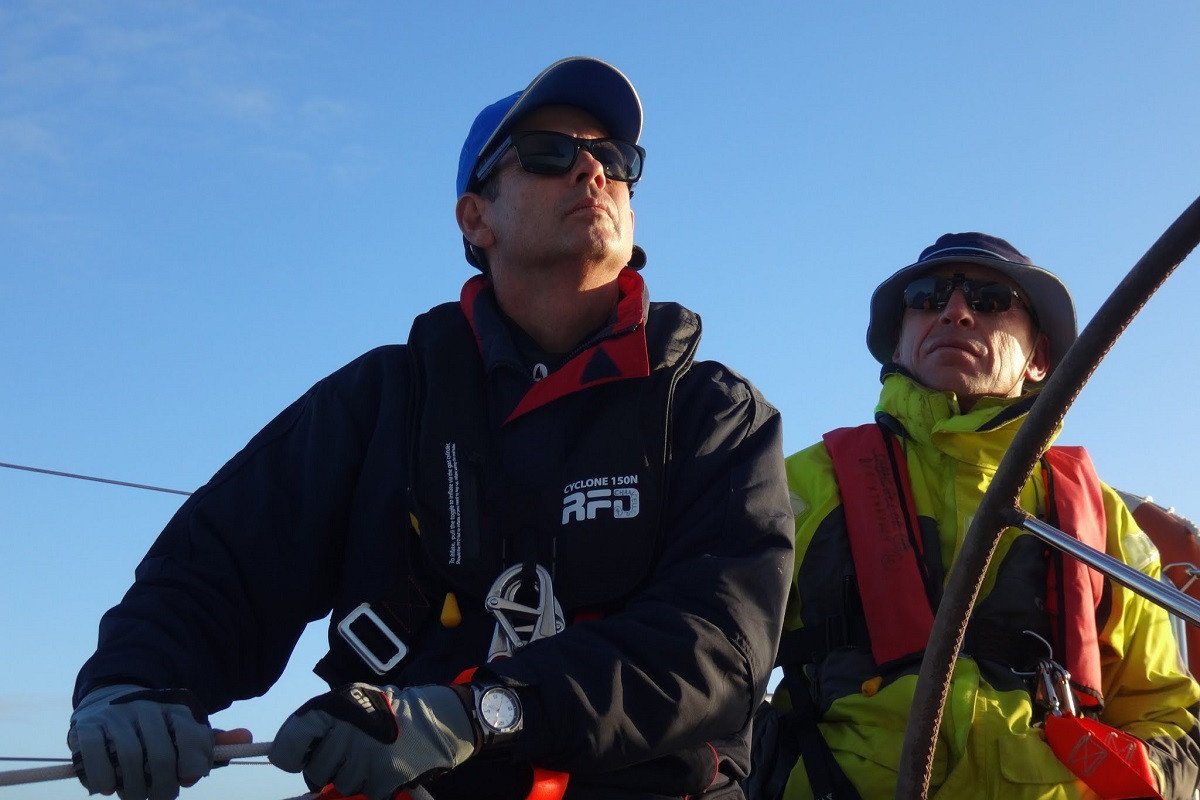 Learn to Sail with Engine and Radio in Barcelona